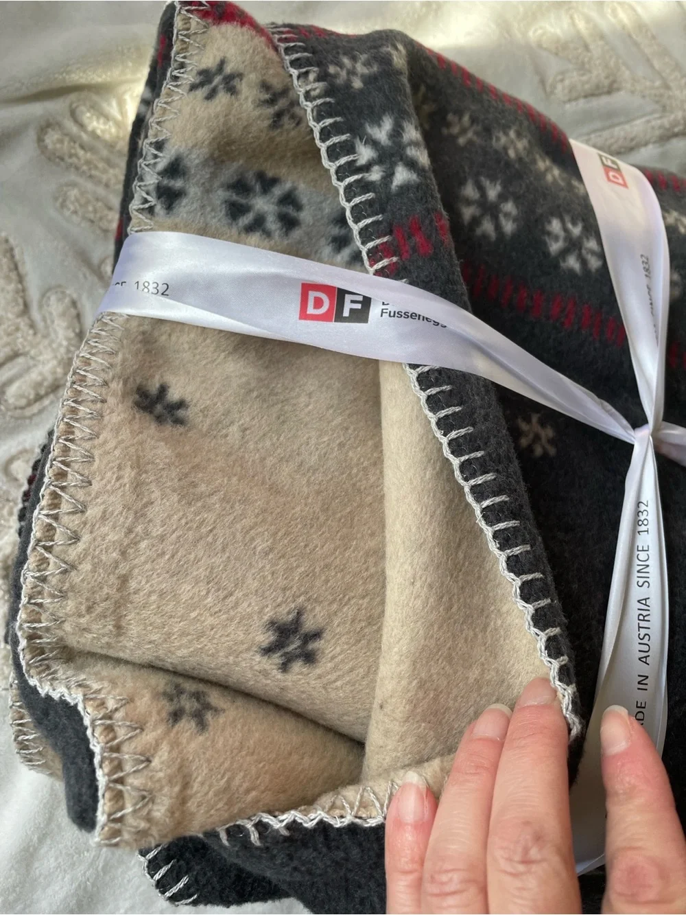 NEW David Fussenegger Deer & Snowflake Throw Blanket
